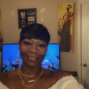 Meet your Posher, Shakira